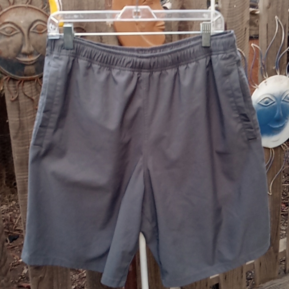 Men's Gray shorts, good stretch. Size large. More measurement In the pictures.